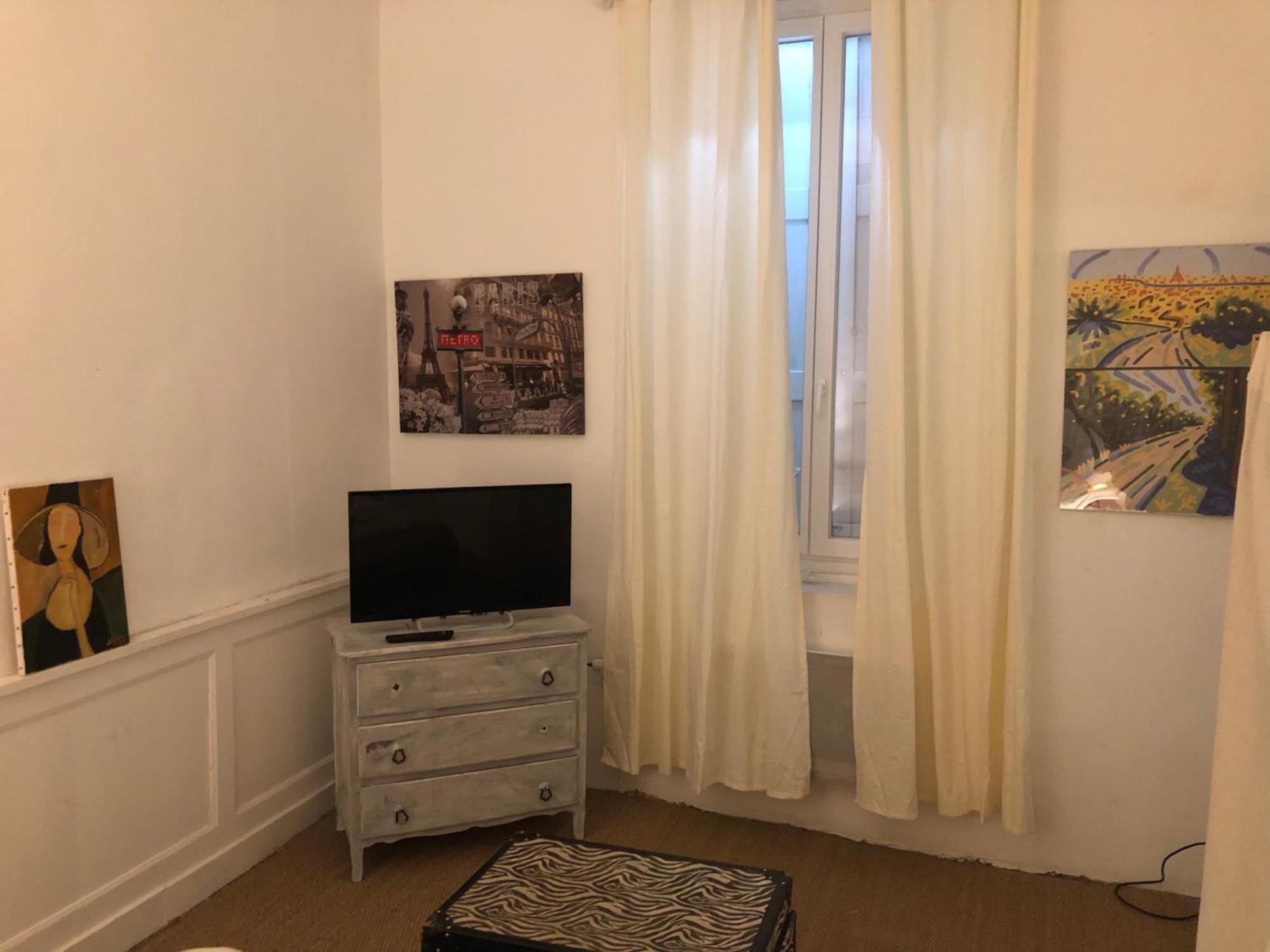Le Victor Hugo 1G Et Sa Pizza Offerte Apartment Aurillac Exterior photo